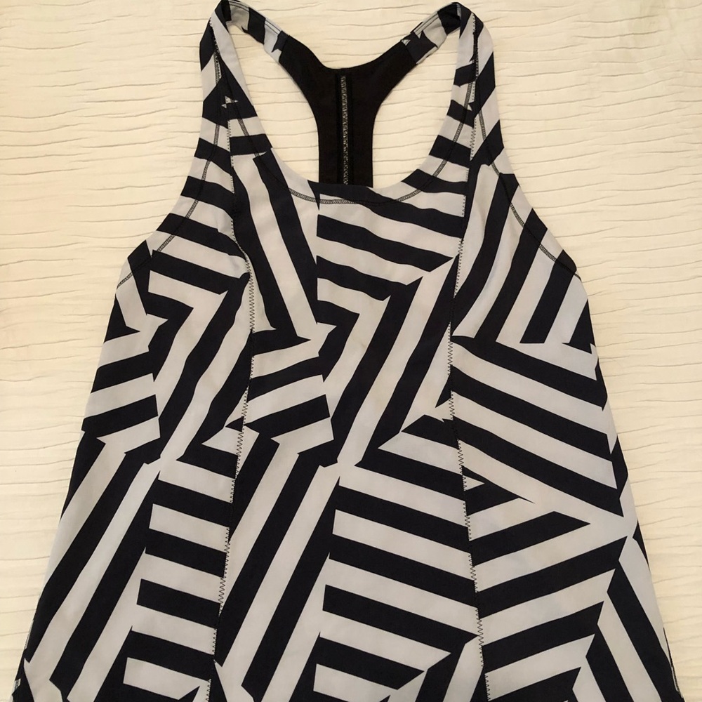 Lululemon seawheeze top